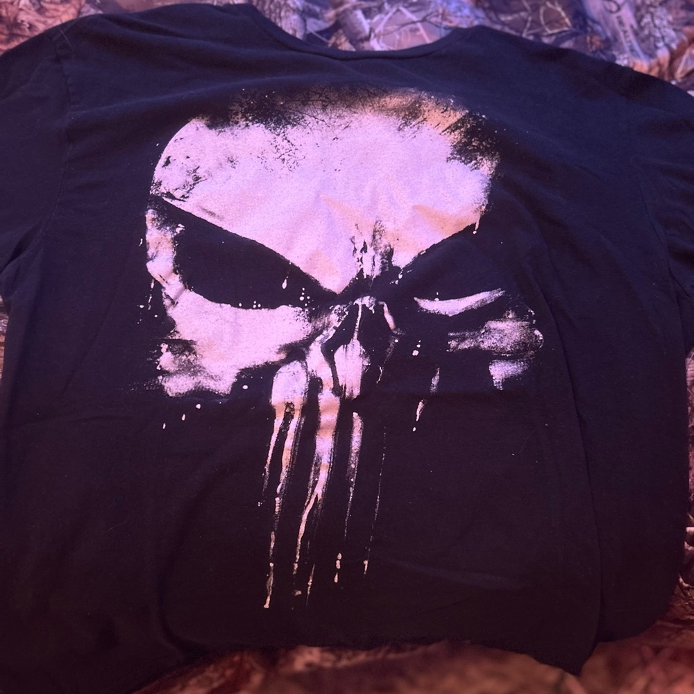 Black Skull Graphic T-Shirt